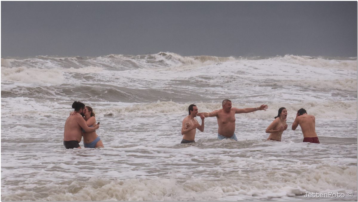 Nieuwjaarsduik 2026 Scheveningen. Foto-26.